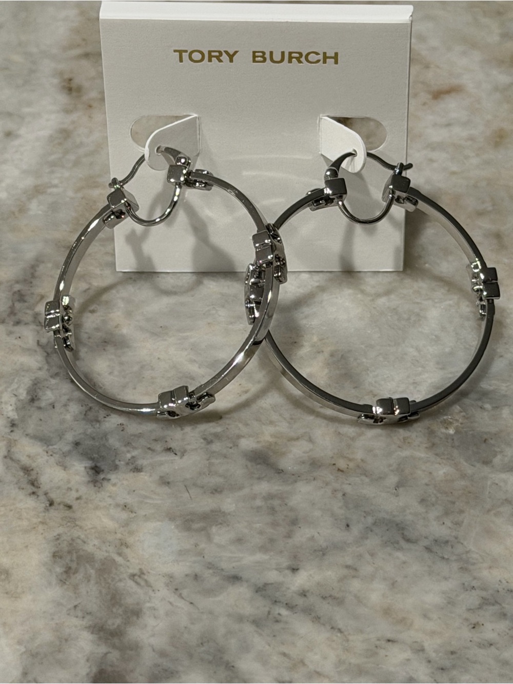 Tory Burch Serif T Hoop Earrings – Polished Silver Tone NWT GUARANTEED AUTHENTiC - Picture 10 of 16